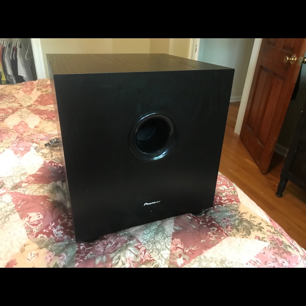 Pioneer powered subwoofer 100w